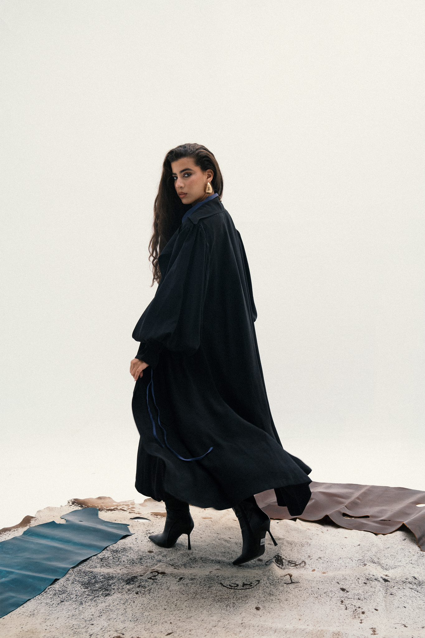 QUELLA COAT IN BLACK