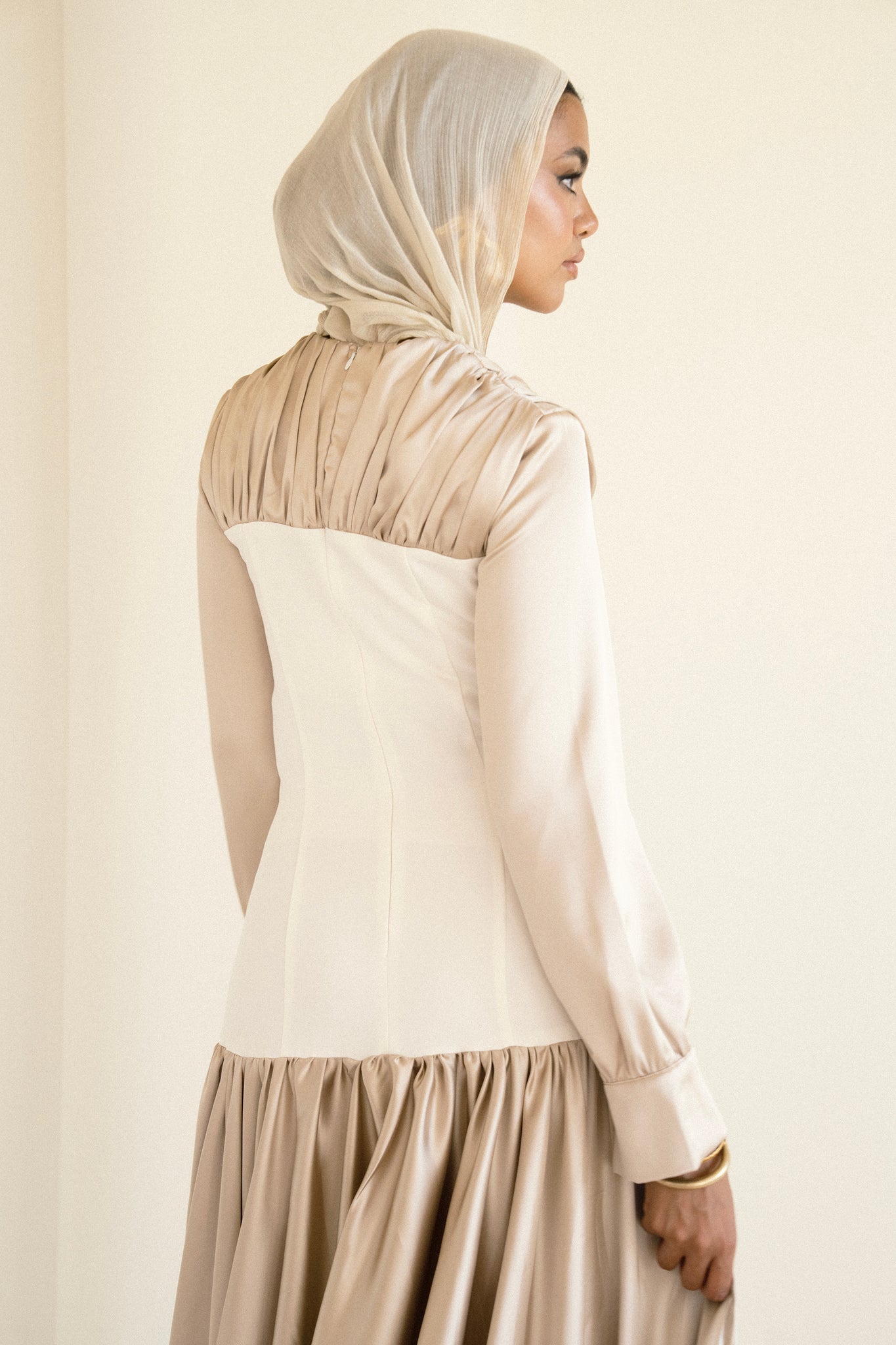 RUE DRESS IN GOLDEN BEIGE