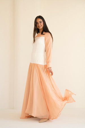 RUE DRESS IN PEACH