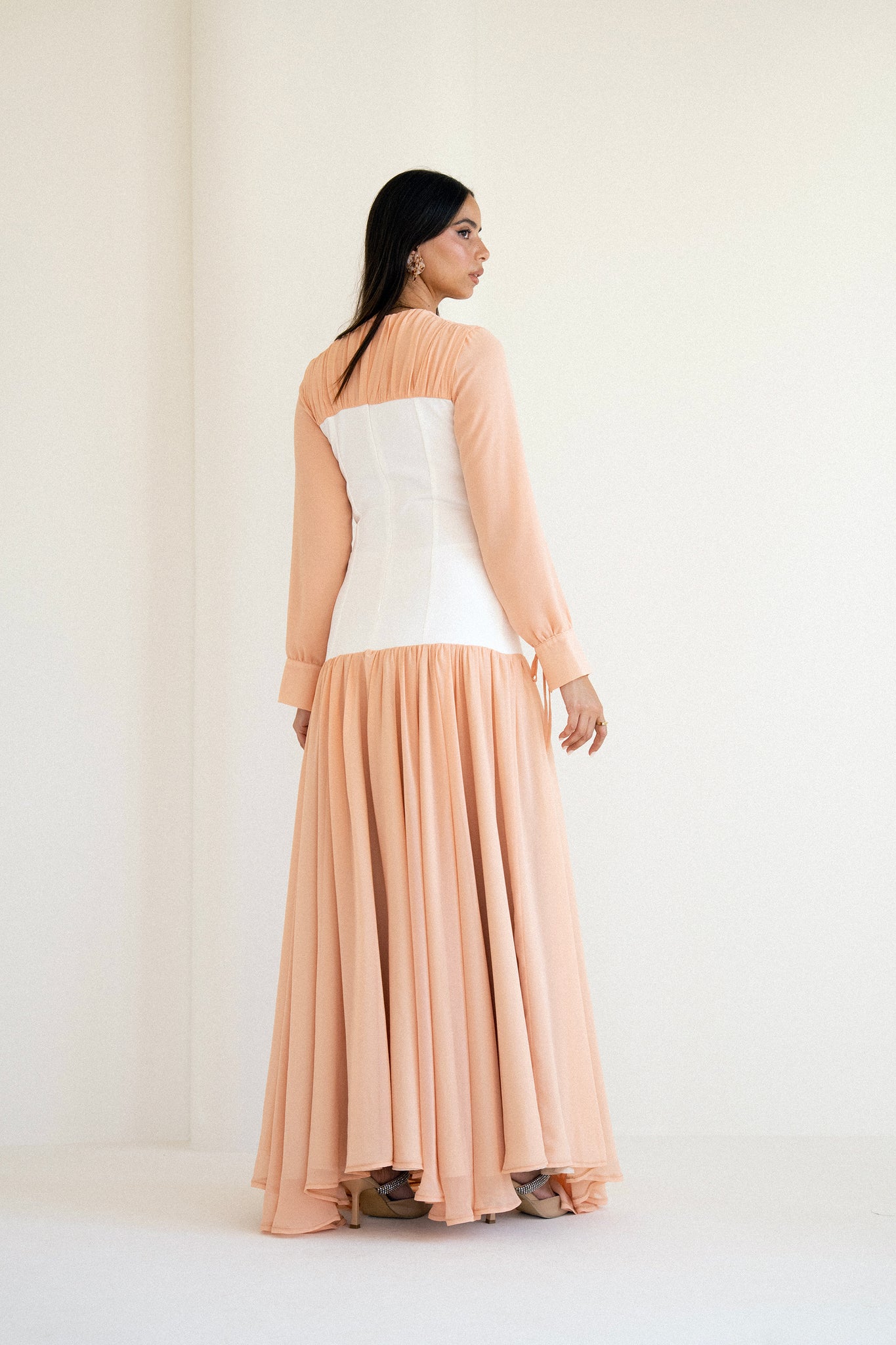 RUE DRESS IN PEACH