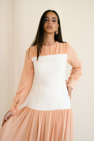 RUE DRESS IN PEACH